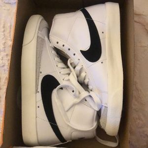 Nike blazer mid 77
